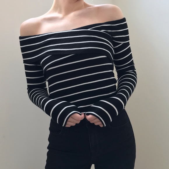 Forever21 off-shoulder top! - Picture 1 of 5